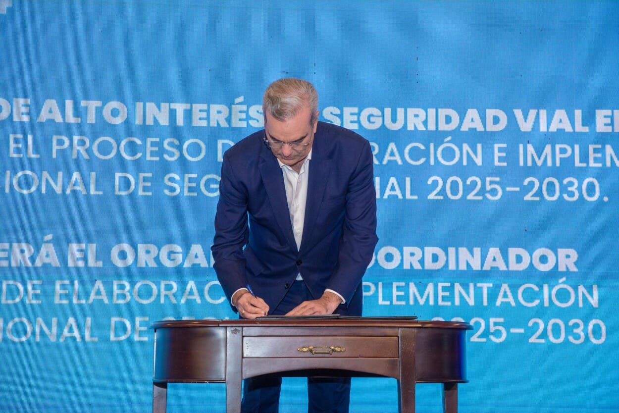 Gobierno firma pacto nacional por la Seguridad Vial de RD