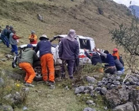 Huancavelica: Engineer and two workers die after truck rolls over