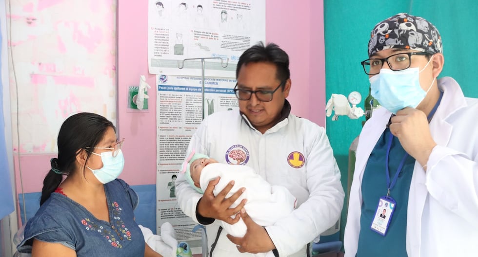 Huancayo: Doctors save the life of a baby with multiple complications at birth