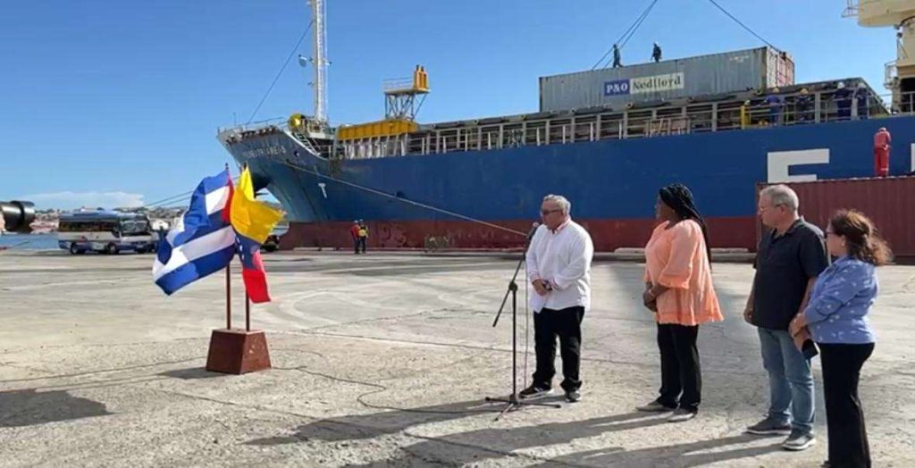 Humanitarian aid sent by Venezuela arrives in Santiago de Cuba