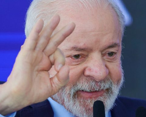 “I’m alive”, says Lula about coup attempt