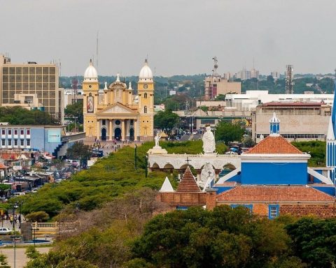 In Maracaibo, for every 10 stores, six are still open and four closed