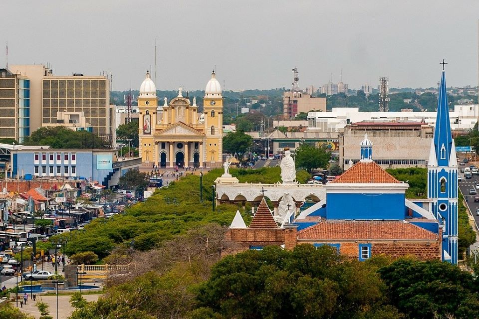 In Maracaibo, for every 10 stores, six are still open and four closed