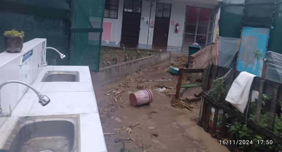 Intense rains cause floods and landslides in Huancavelica