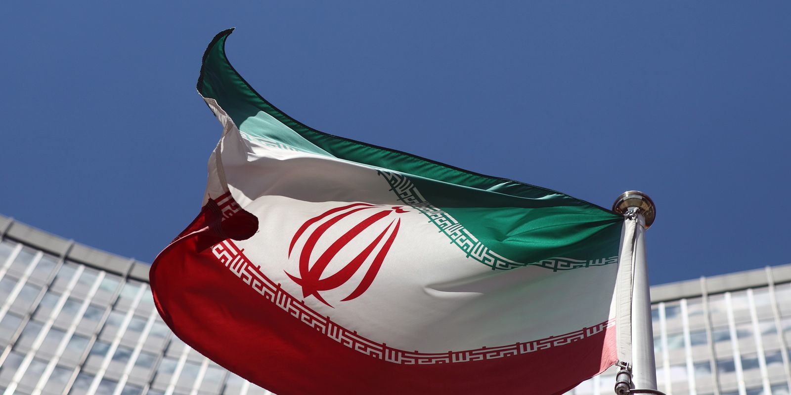 Iran will hold talks on nuclear program with European powers