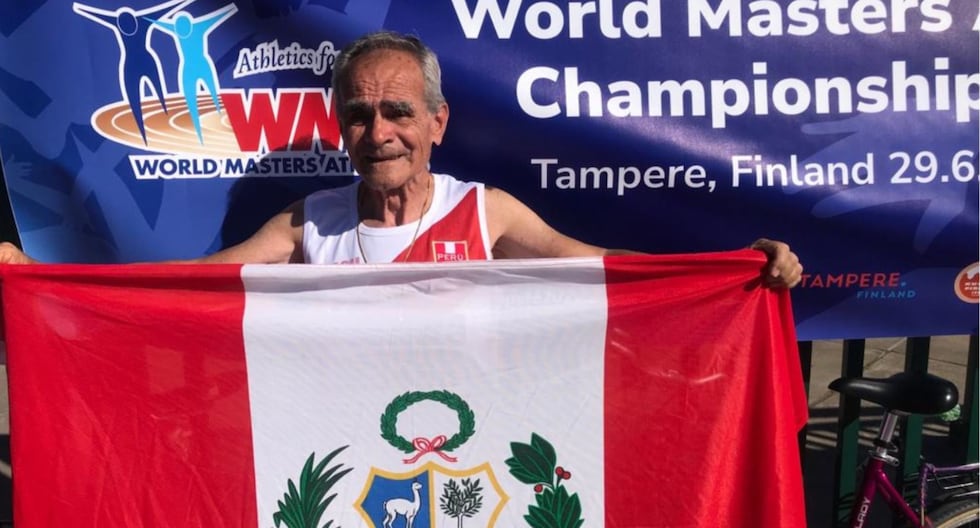 Jaime León Pallete, an 82-year-old Peruvian athlete who runs with his wife's ashes in an international race