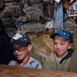 "Bendición muy grande" dijo Johana, la maestra de lo dos niños del Páramo de Pisba al recibir los regalos que les enviaron