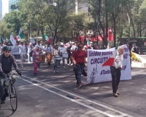 Judicial Branch workers march in CDMX; morenistas celebrate reform