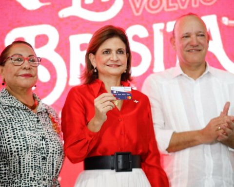 ¡La Brisita llega al Cibao! Raquel Peña encabeza lanzamiento del Bono Navideño y Almuerzos del Cambio