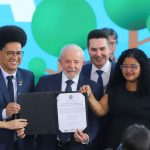 Lula launches Periferia Viva favela upgrading program