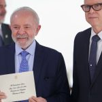 Lula receives credentials from eight new ambassadors