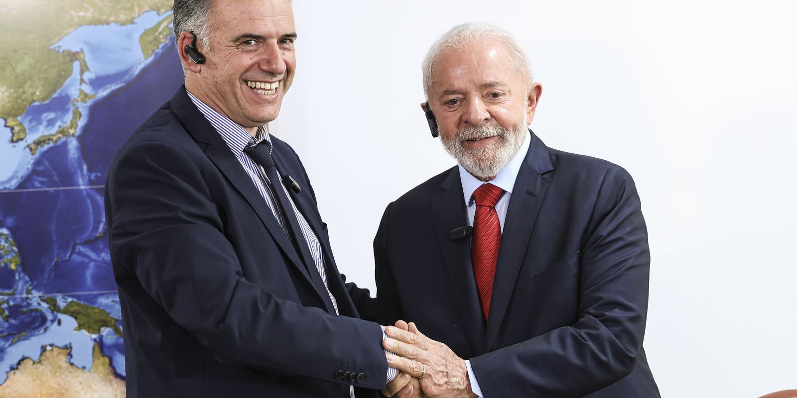 Lula receives president-elect of Uruguay at Palácio do Planalto