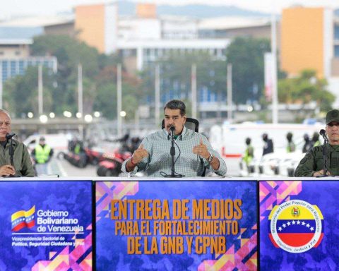 Maduro: The right invests money to repeat violent events