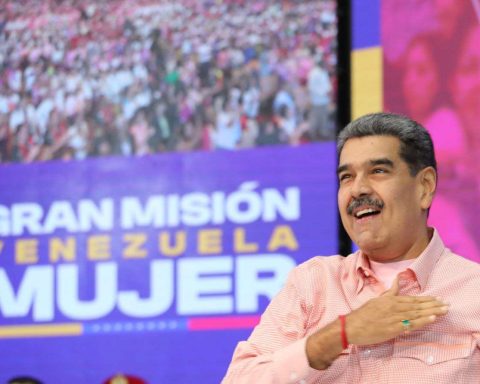 Maduro asks to form a thousand women's promotion teams in the communes