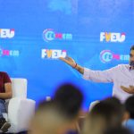 Maduro invites the student movement to debate social networks