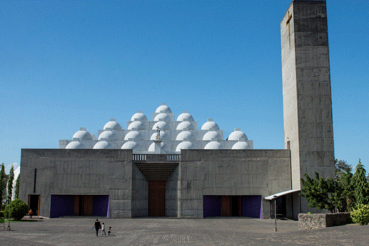 Managua Cathedral has parking for attendees of the Morat concert