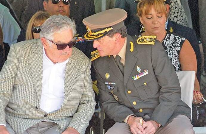 Manini visited Mujica and insisted on releasing military prisoners: many are repressors of the dictatorship