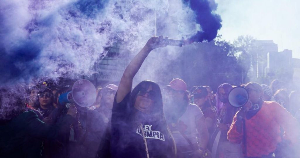 March against gender violence concludes with a white balance in CDMX