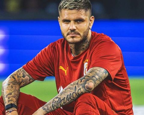 Mauro Icardi will undergo knee surgery in Argentina and will undergo rehabilitation there