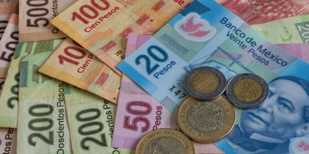 Mexican peso reverses fall after reaching its worst level in more than two years