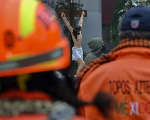 Mexican rescuers 'Topos Aztecas' will collaborate in the search for missing people in Spain