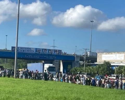 Protesta en la avenida Independencia, en Boyeros, este martes