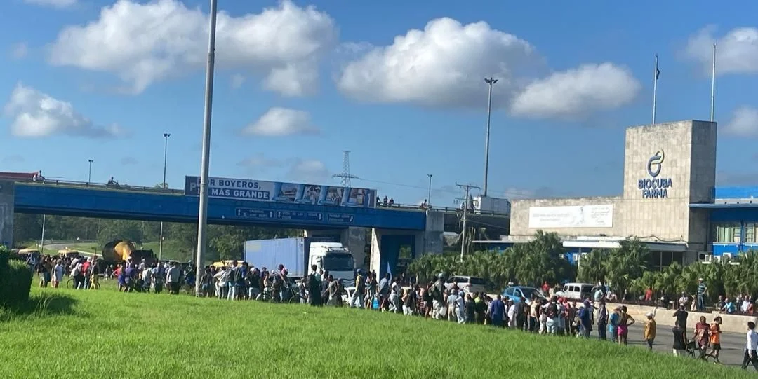 Protesta en la avenida Independencia, en Boyeros, este martes