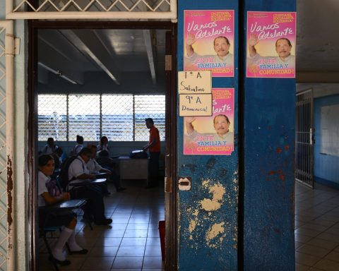 Nicaraguan educational system, postponed. Students are not learning to read or write