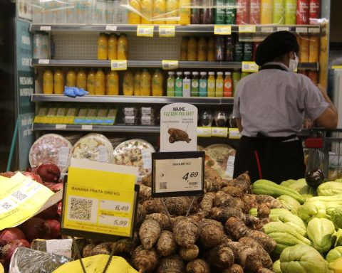 Official inflation preview rises to 0.62% in November