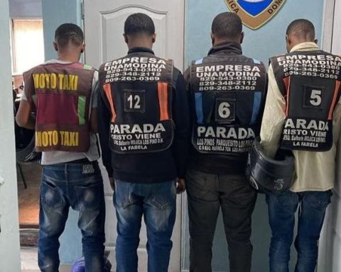 PN apresa 4 hombres por rabar alimentos desde camiones en el Puerto