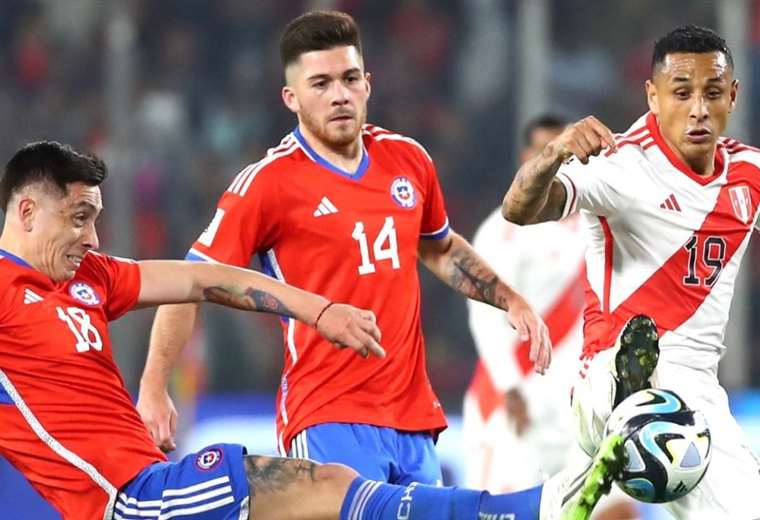 Peru and Chile face a crucial duel to maintain their chances of qualifying for the World Cup