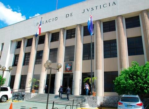 Identifican policías arrestados por robo de municiones en la institución