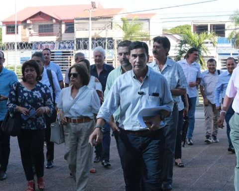 President Luis Arce meets with representatives of the productive sector