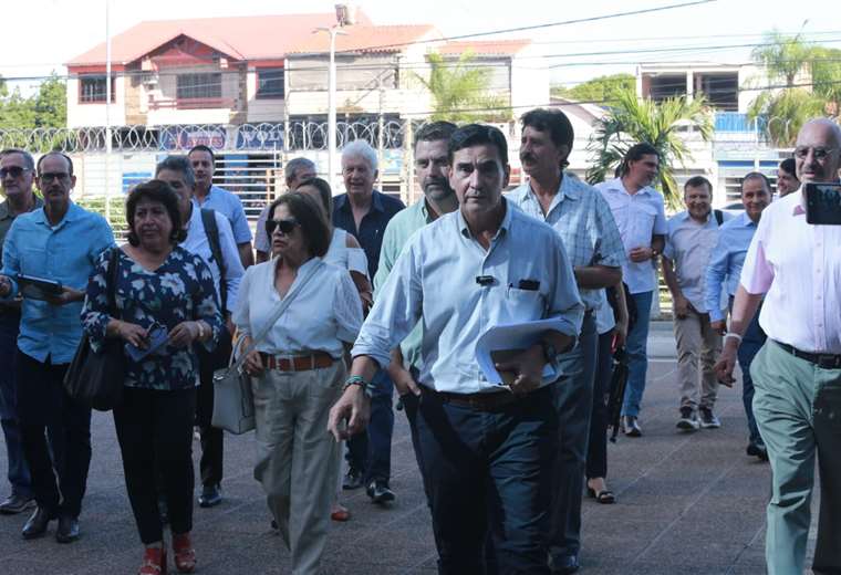 President Luis Arce meets with representatives of the productive sector