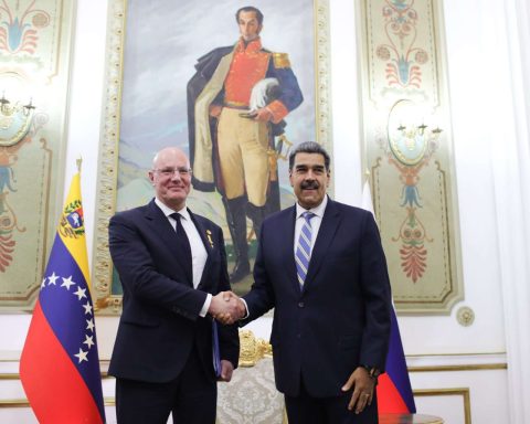 President Maduro receives Russian Deputy Prime Minister, Dmitry Chernyshenko