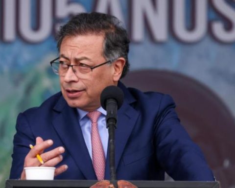 President Petro accuses Efraín Cepeda of leaving the country's coffers without money