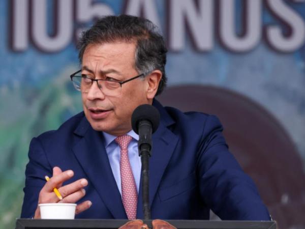 President Petro accuses Efraín Cepeda of leaving the country's coffers without money