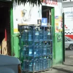 Pro Consumidor informará este miércoles si entrará en vigor medida que prohíbe exposición al sol de botellones