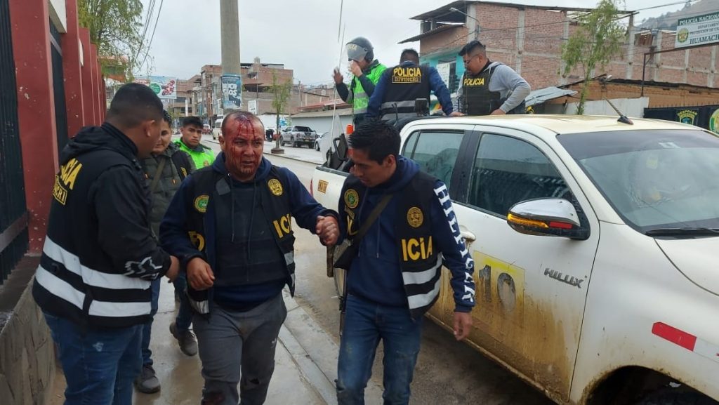 Mineros ilegales atacan a la Policía