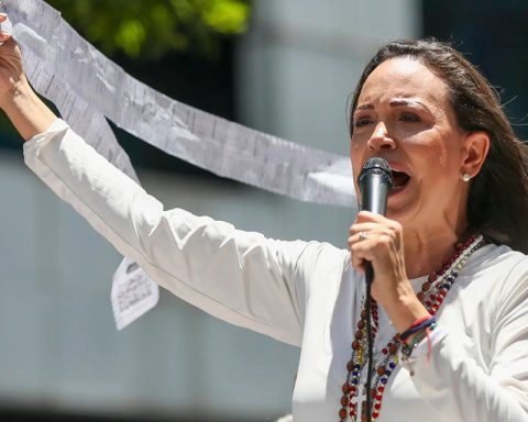 Prosecutor's Office opens investigation against María Corina Machado for treason