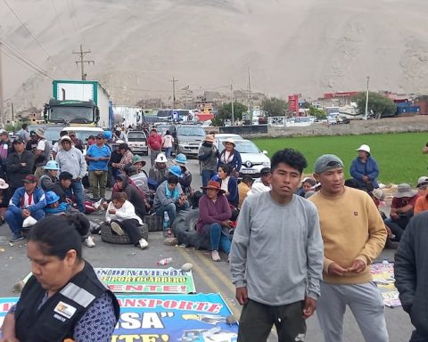 Protest by artisanal miners: They block the Ocoña bridge again, in Arequipa