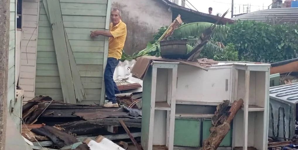 Una vivienda totalmente destruida por Rafael en la provincia de Artemisa