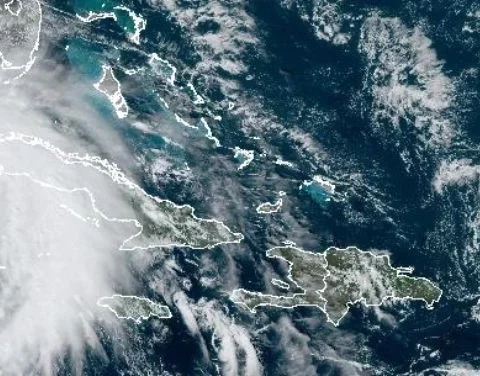 Imagen de satélite del huracán Rafael a la 1:00 de la tarde de este miércoles