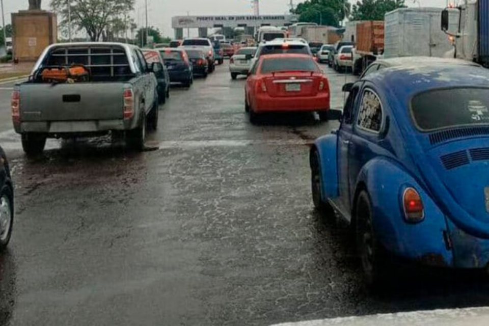 Rains in Maracaibo forced access to the bridge over the East Lake to be restricted #14Nov