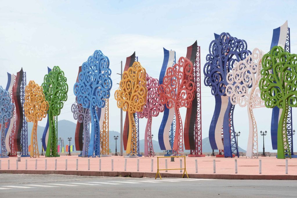 Rosario Murillo advances in waste: He has ordered the installation of 200 "tree trees" throughout Nicaragua