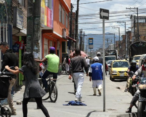 Security and economy continue to generate uncertainty among Colombians