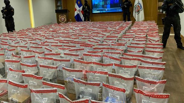 Seizes more than two tons of cocaine in Puerto Caucedo