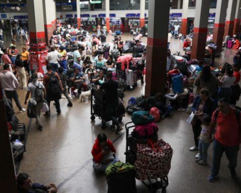 Some 205,000 travelers will travel from the Bogotá Transportation Terminals