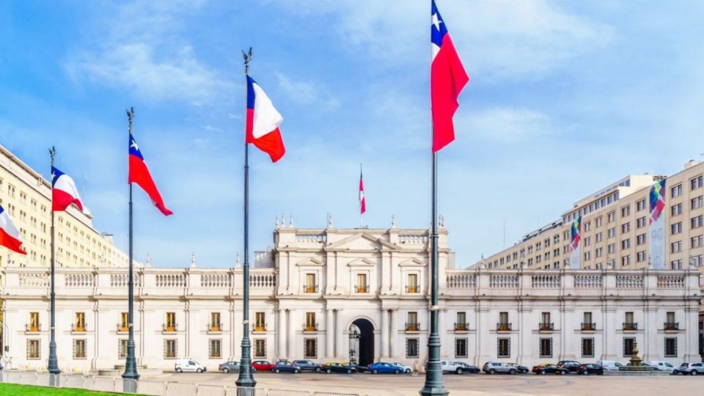 Take a seat before learning which is the oldest monument in Chile and where it is located