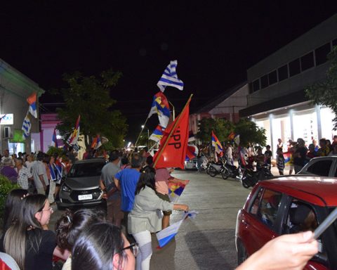 The Broad Front of Nueva Palmira is celebrating